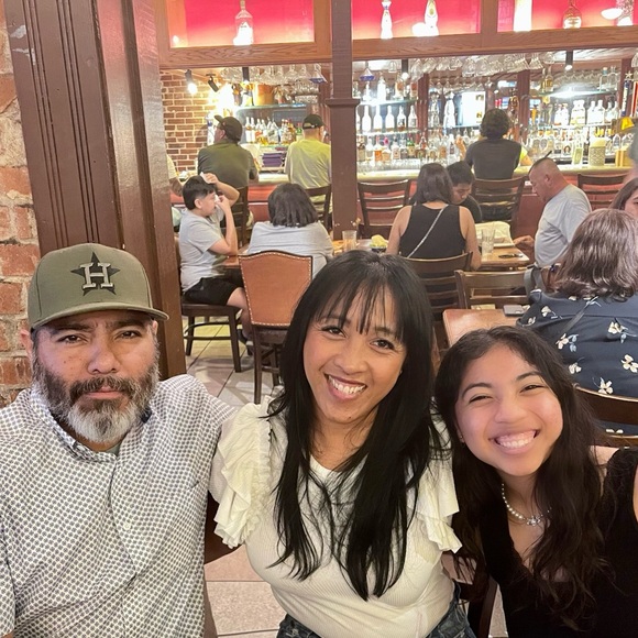 💌 @ccvintageresale Jen is LIVE ✨ Pop in anytime relaxed vibes & cute finds - Picture 3 of 15